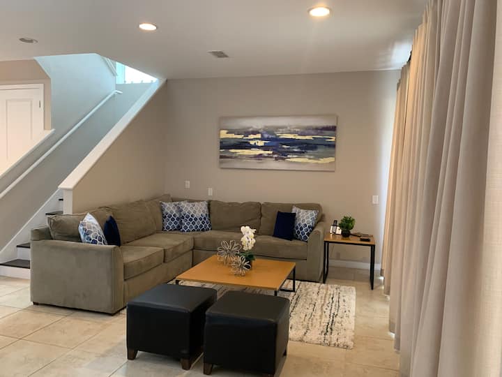 Comfy 3 Bdrs W/private Jacuzzi 5 Min *Disney* - Old Town, Kissimmee