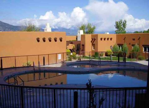 Bright, spacious lakefront townhome