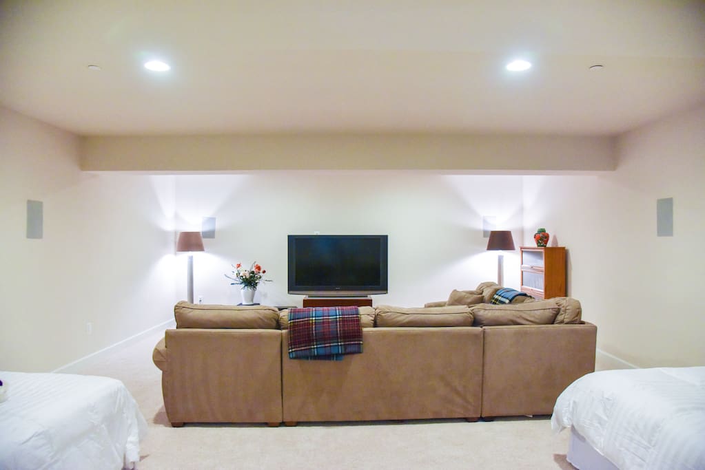 Private Room, 2 Queen Beds, Large sectional sofa and entertainment center