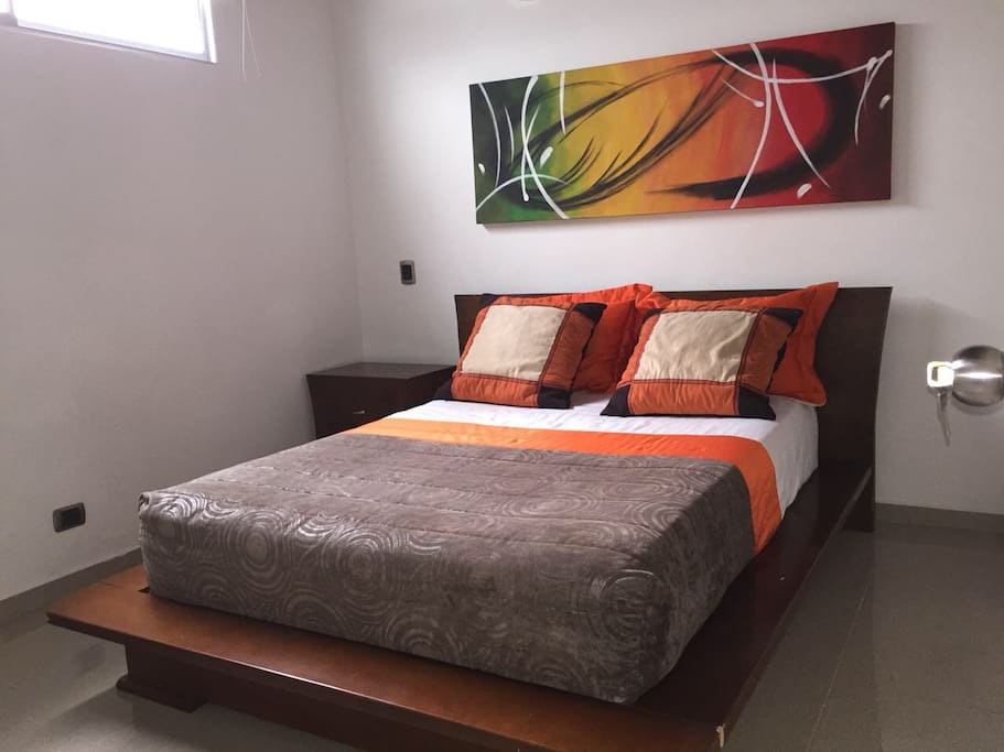 Habitación con cama doble