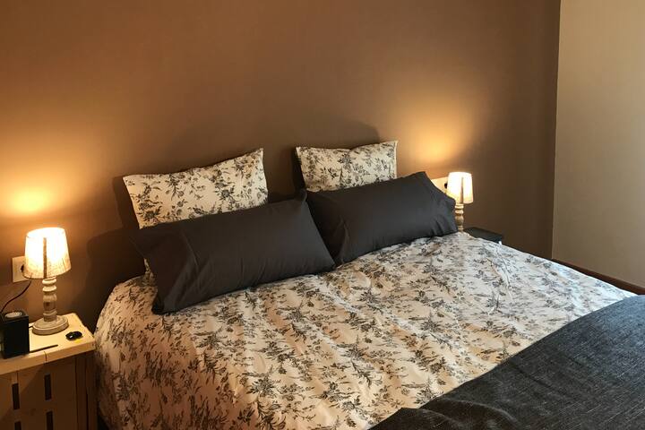 Acogedor y Tranquilo, Soleado y bien Comunicado.