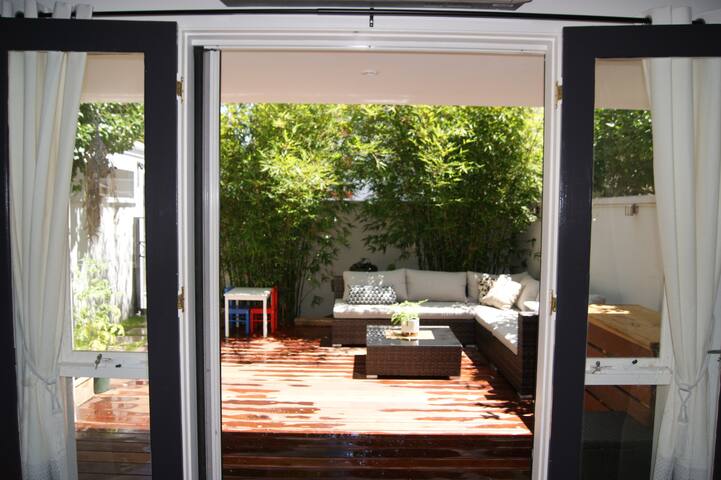 Mediterranean Townhouse in the heart of it all. gallery image 4