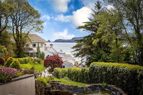 Spacious Coastal Cottage with Sea Views