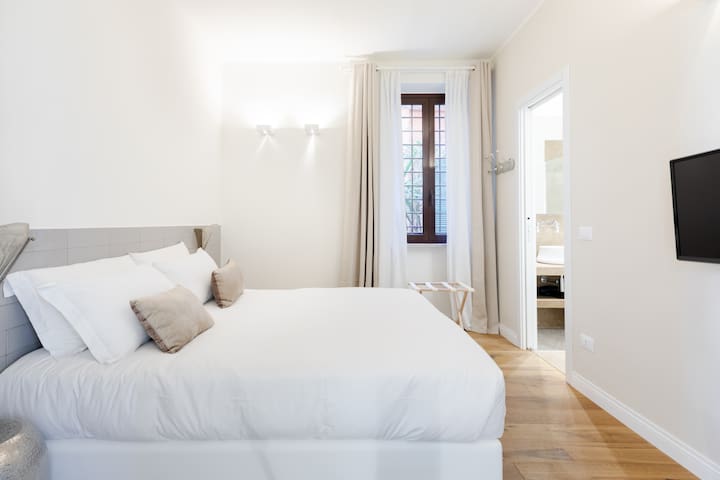 Pantheon casa raffinata con dettagli di lusso gallery image 2