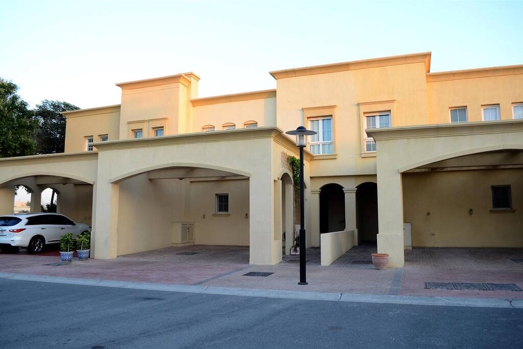 Villa Front