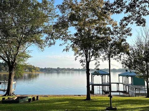 Lake House - Amazing Views, Private Dock & Hot Tub