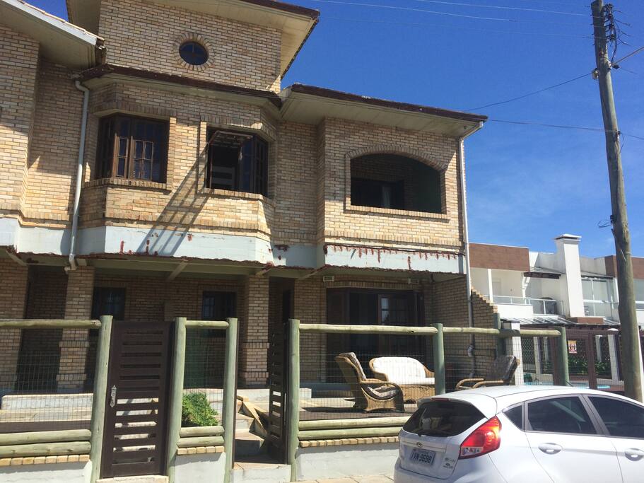 Fachada 1 (rachaduras já estão reparadas)