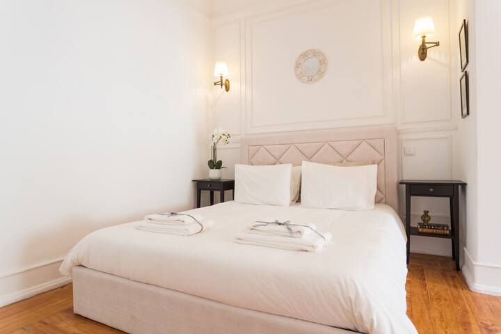 AMAZING 6 Rooms Apartment in heart of Metropolis gallery image 3