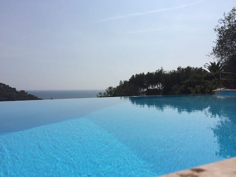 Dreamy Villa with pool and spectacular sea view