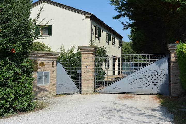 Refined country house near Venice with large park.