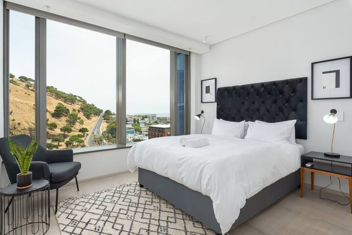 Luxe De Waterkant Apartment | WiFi | Views gallery image 2