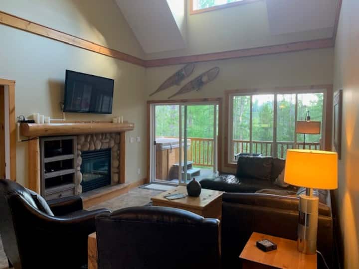 Spacious, Warm And Comfortable Ski / Golf Chalet - Kimberley, BC, Canada