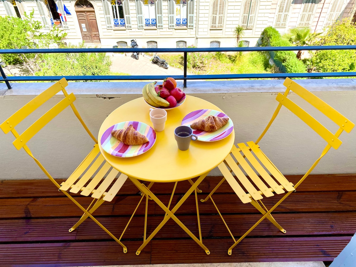 Top performing Airbnb: Nice, full center / comfortable and cozy studio in Jean Médecin