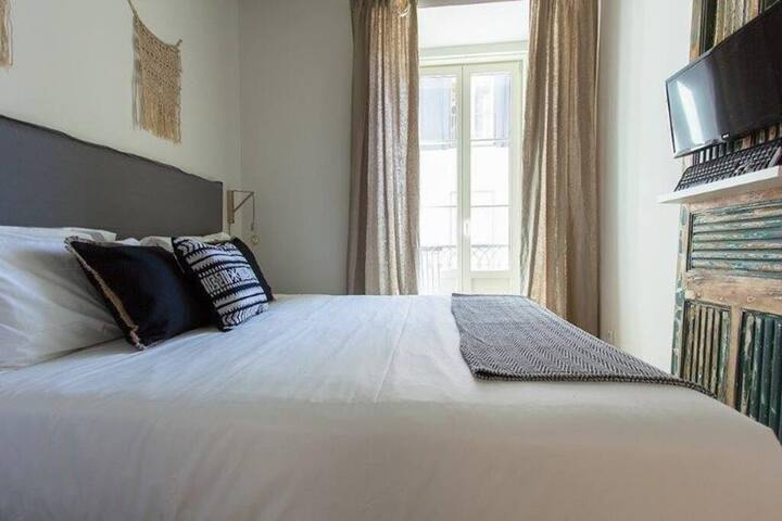 Luxury T.M. Flat With a View gallery image 3