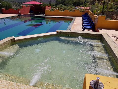 House with pool for rent alone or with villa