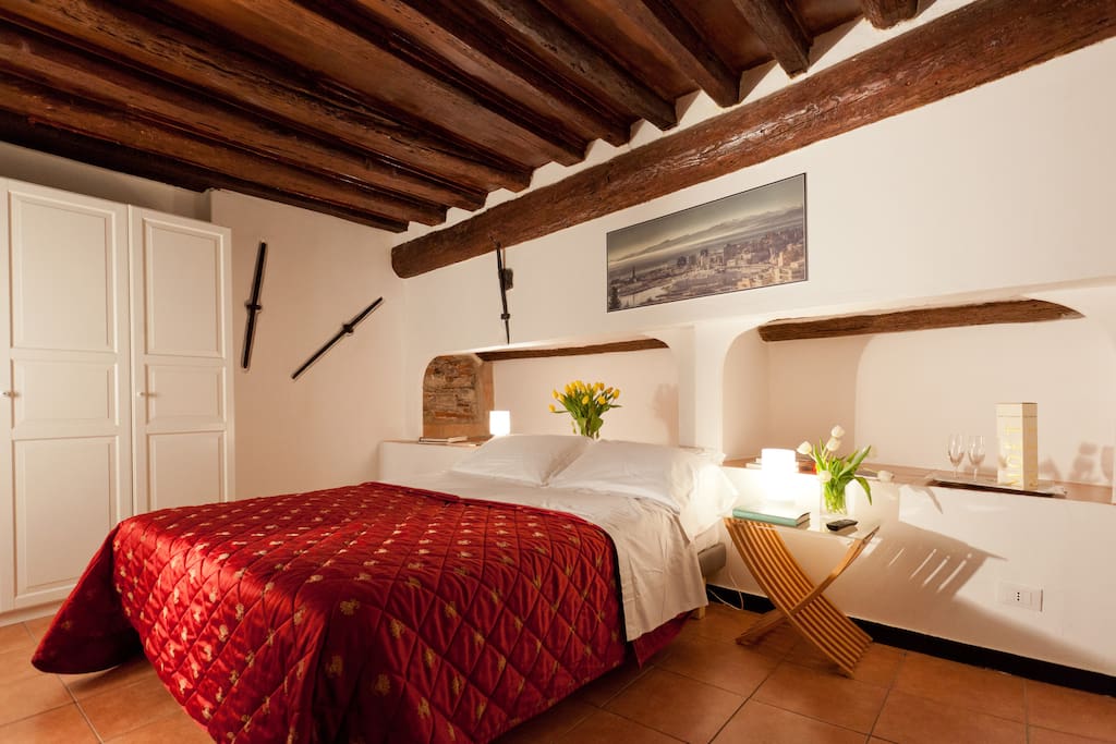 camera da letto mnatrimoniale o 2 letti con tv