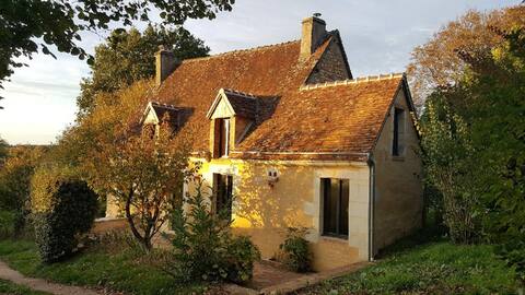 The house of Mary: 6 p. in the heart of the Perche