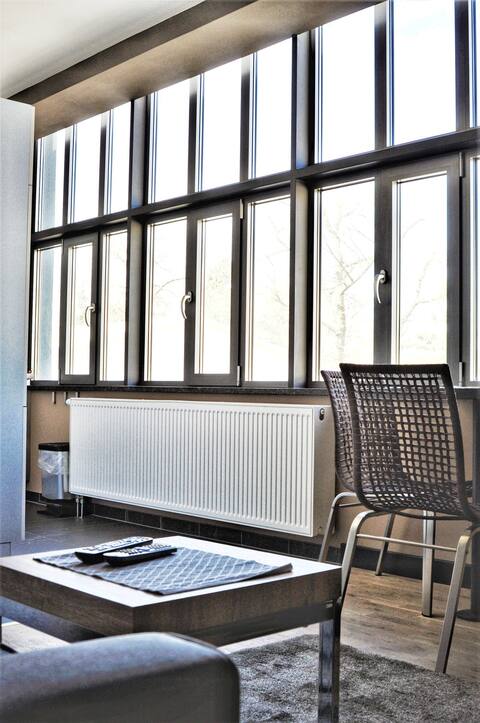 Modern, newly furnished apartment, centrally located