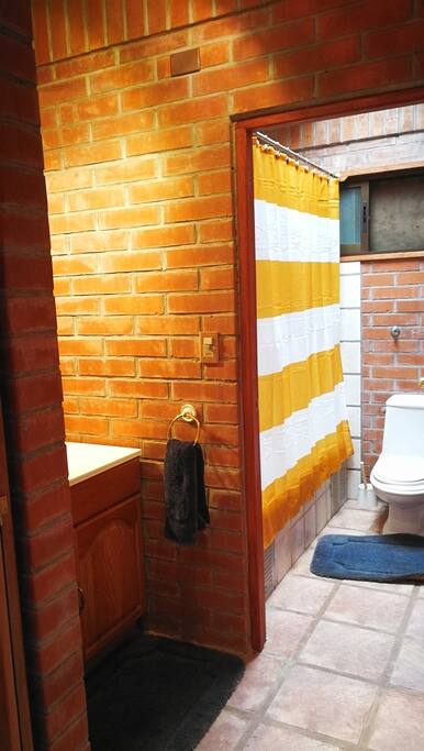 Baño en suite con jacussi