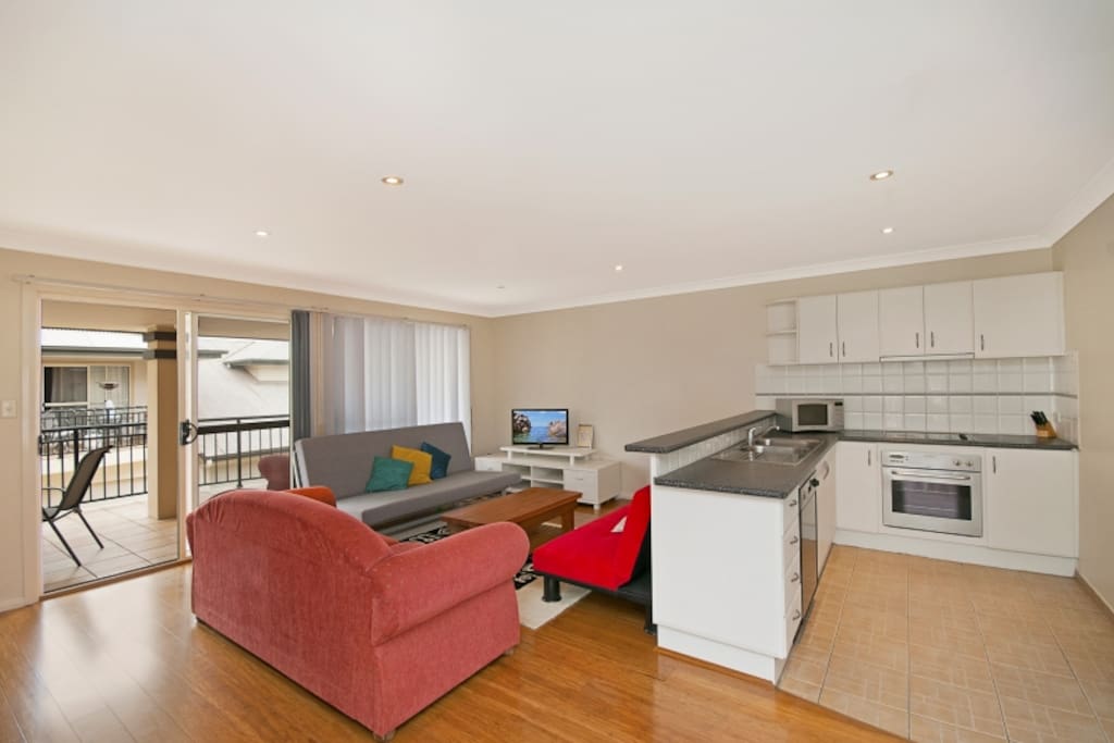 Kitchen/lounge area