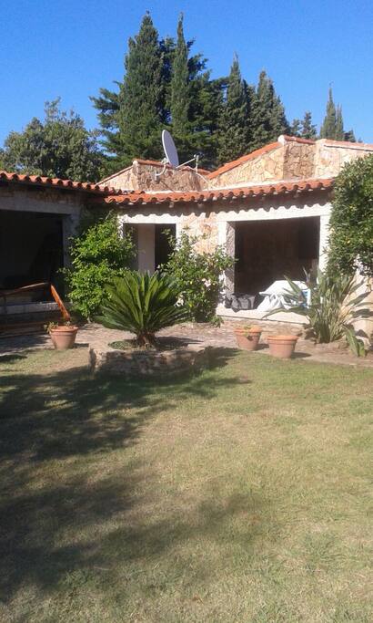 casa indipendente con giardino