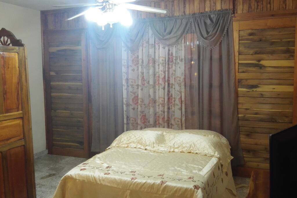 Decoration with precious wood.