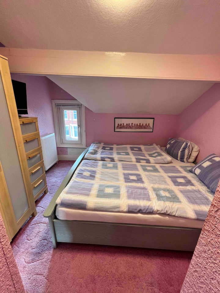 En Suite Rooms On The Top Floor By The Sea - Blackpool