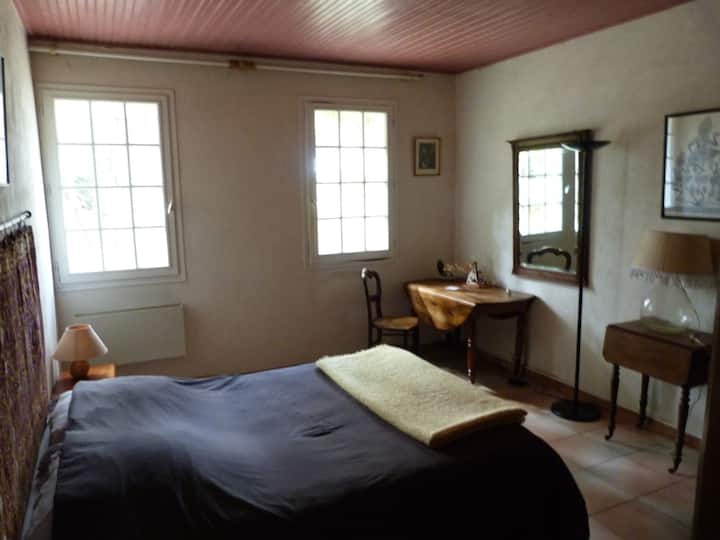 חדר שינה בקומה הדרומית (1/2)