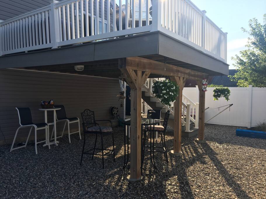 Morning time at the getaway - full access to lower part of yard