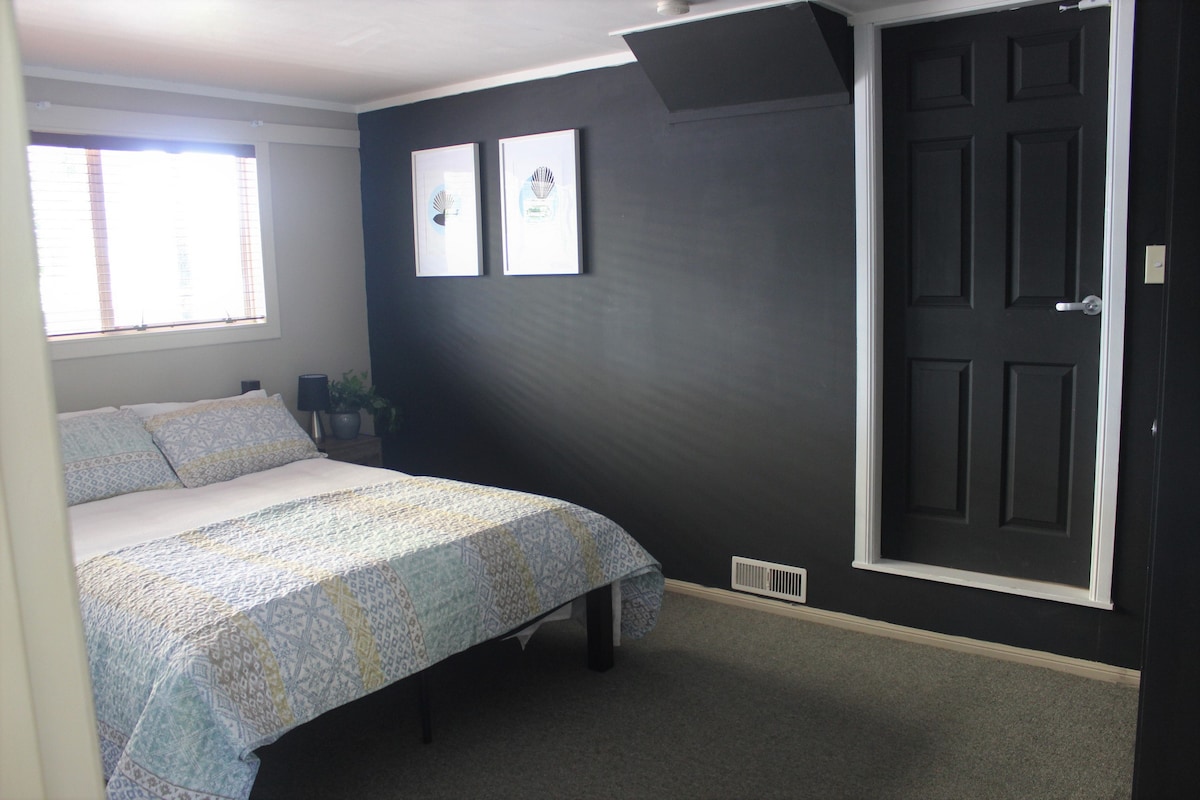 Spálňa s manželskou posteľou Queen na