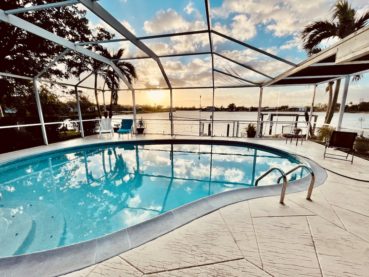 Shamrock Lakes Heated/Saltwater Pool on open water Houses for Rent in