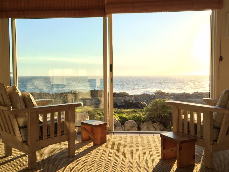 Lounge with panoramic sea view
