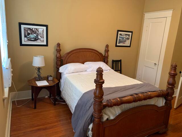 Private stay near the hospital and downtown.