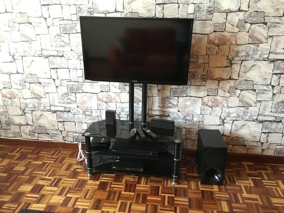 Fas wifi, television and DVD player