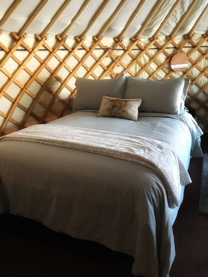 One queen and one double bed for cozy sleeping 