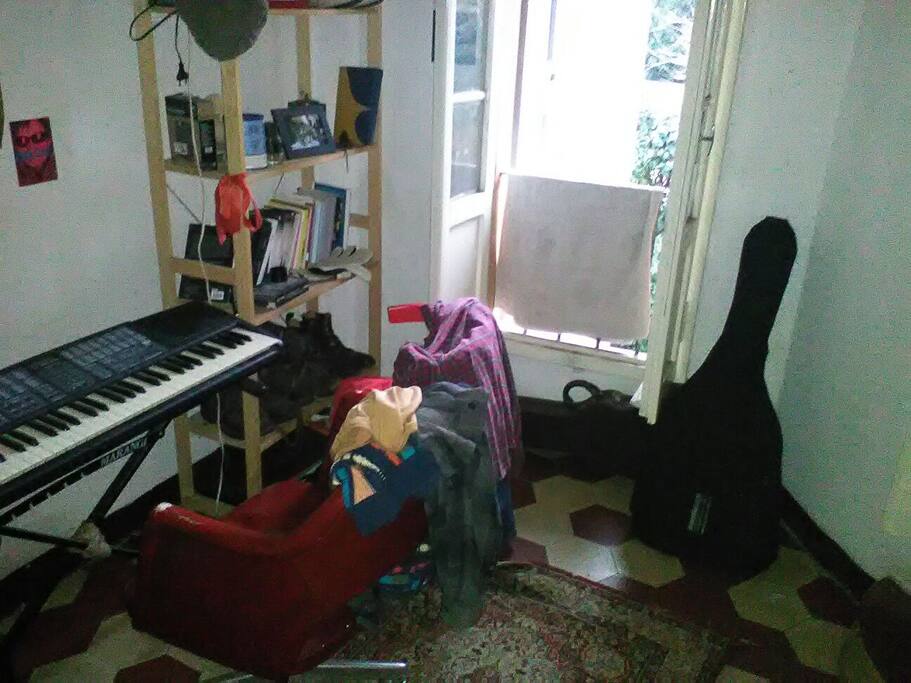 stanza singola con letto matrimoniale