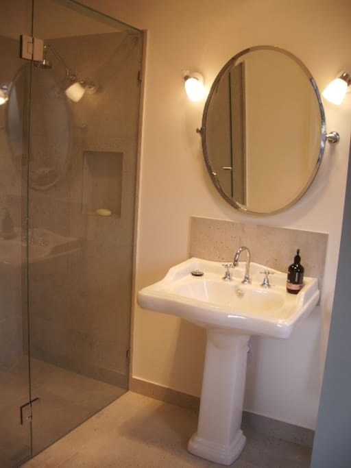 Beautifully appointed en suite