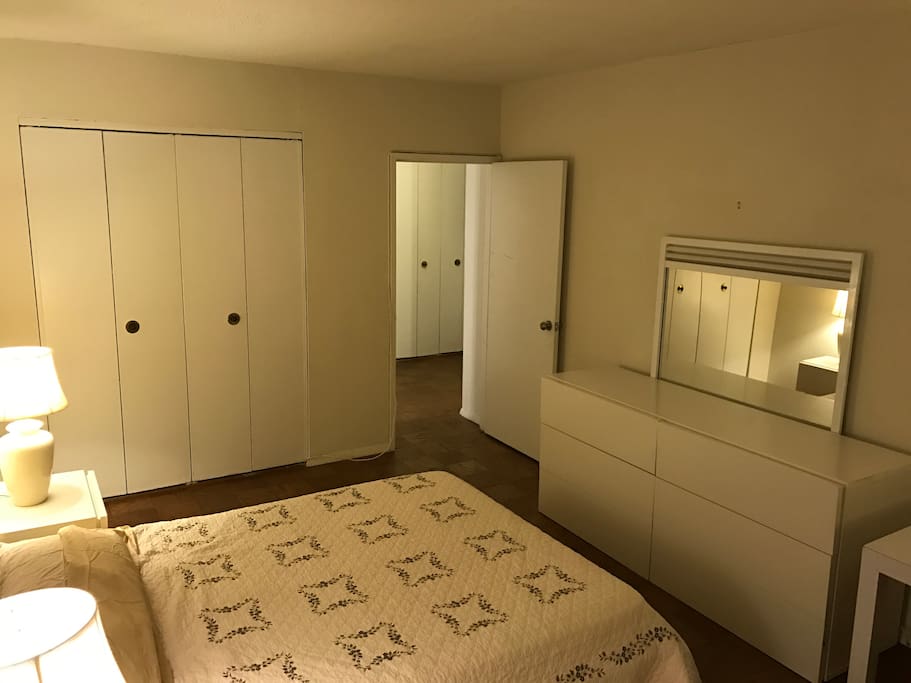 Master BR (Queen size bed)