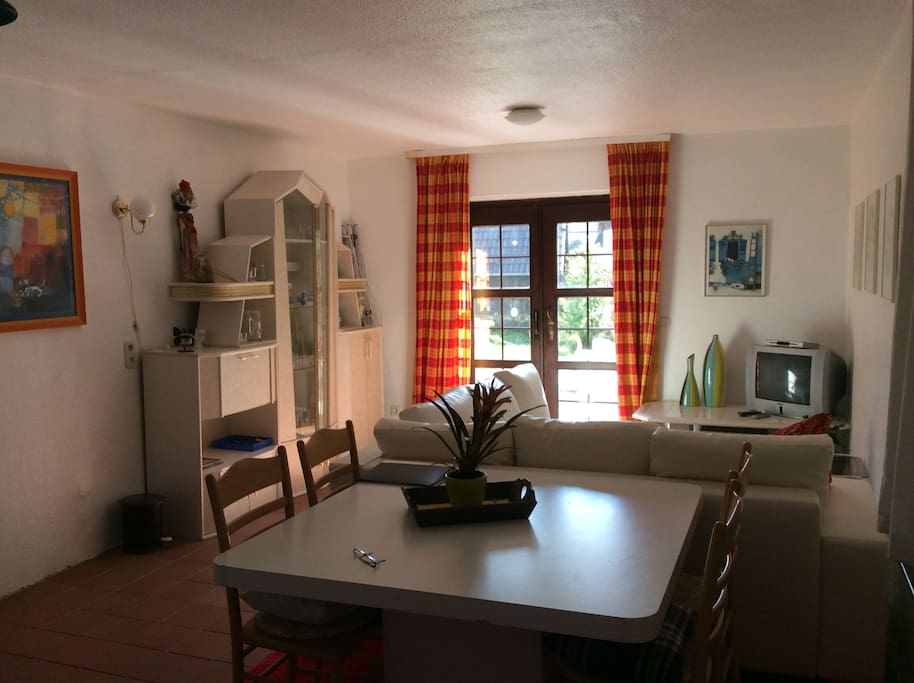 Woon/slaapkamer met buitenterras