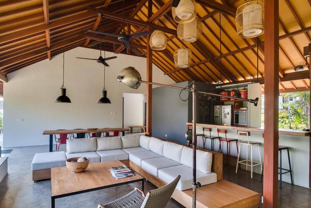 Well equipped kitchen for culinary delights. (Please note that we do not have the barstools anymore.)