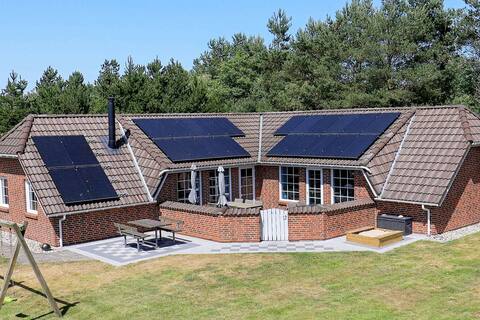 10 person holiday home in oksbøl