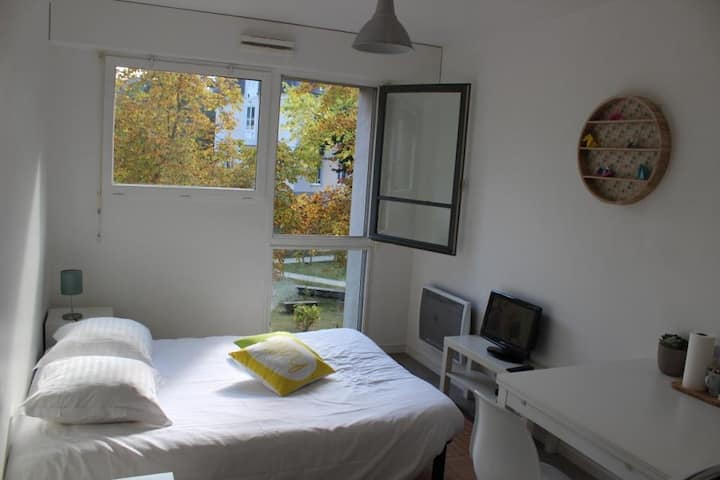 Studio Rue De Dinan Centre Ville De Rennes Apartments For Rent In Rennes Bretagne France Studio Rue De Dinan Centre Ville De Rennes Apartments For Rent In Rennes Bretagne France