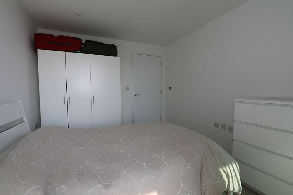 Double bedroom with cupboard