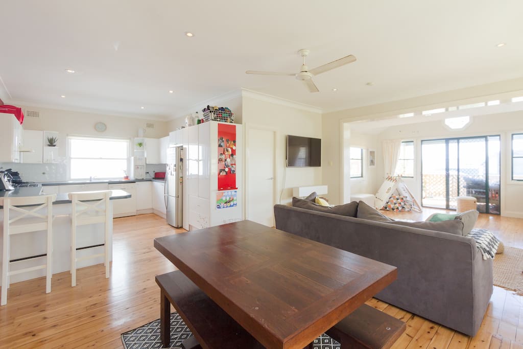 Open-plan kitchen, dining and lounge area. Great space for entertaining