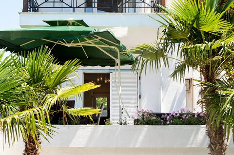 Villa front of the sea