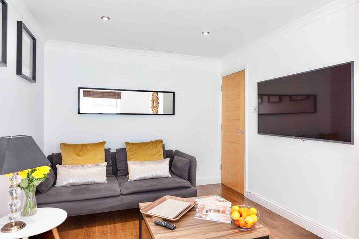 3E EustonStation/ Modern 5 Bed 2 bath Mews House gallery image 4
