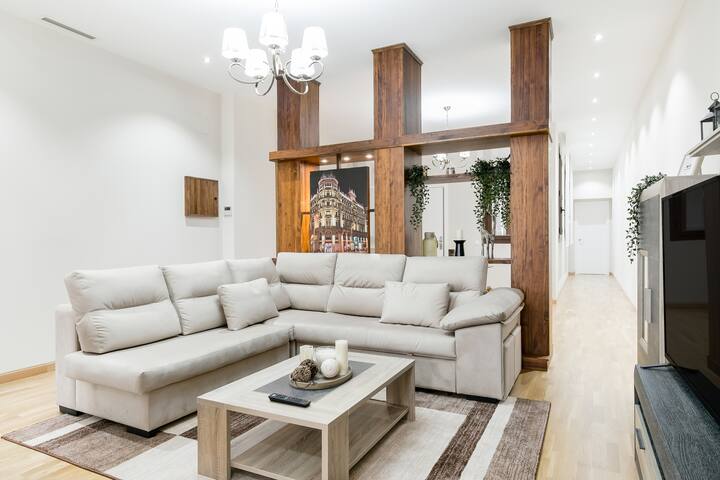 Señorial y generoso apartamento en plena Gran Vía madrileña gallery image 5