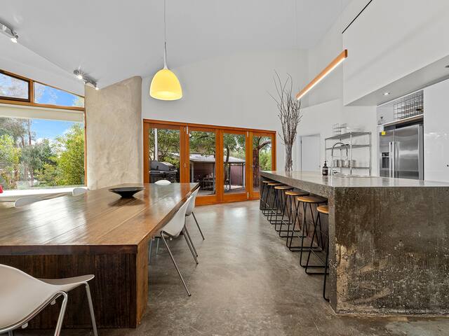 Nosh Holiday – Your eco-holiday home. gallery image 3