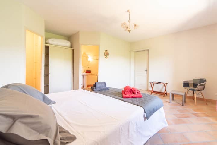 Bedroom 5 1st floor - 1 double bed