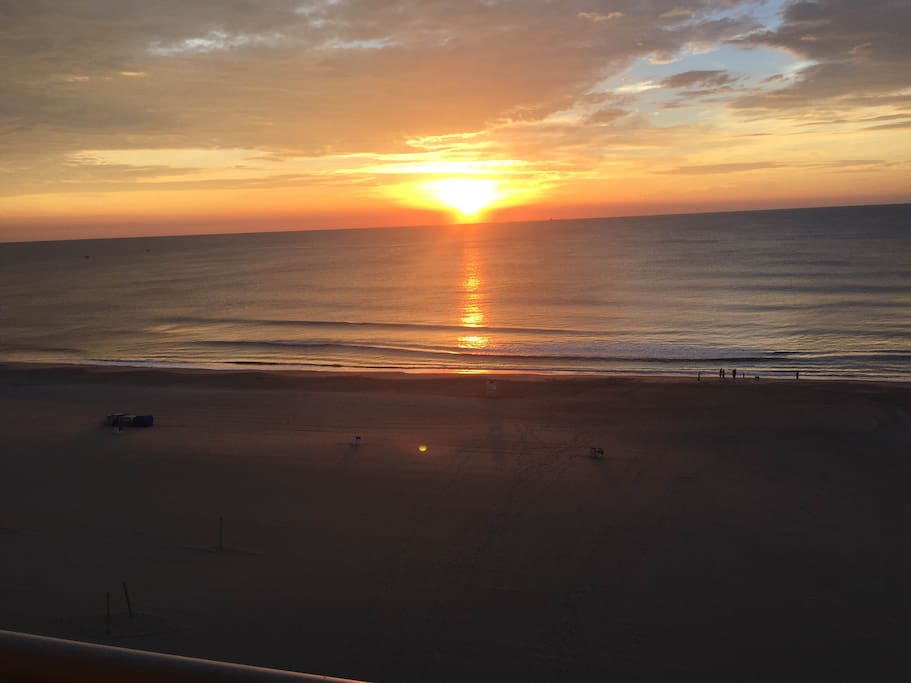 Complete oceanfront! Actual photo